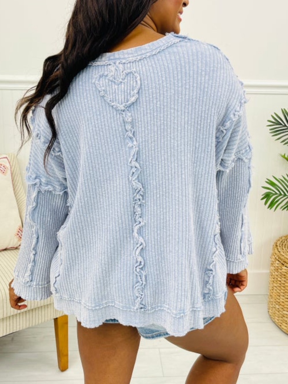 134 Easel Heartstrings of Style Pullover - Picture 5 of 13